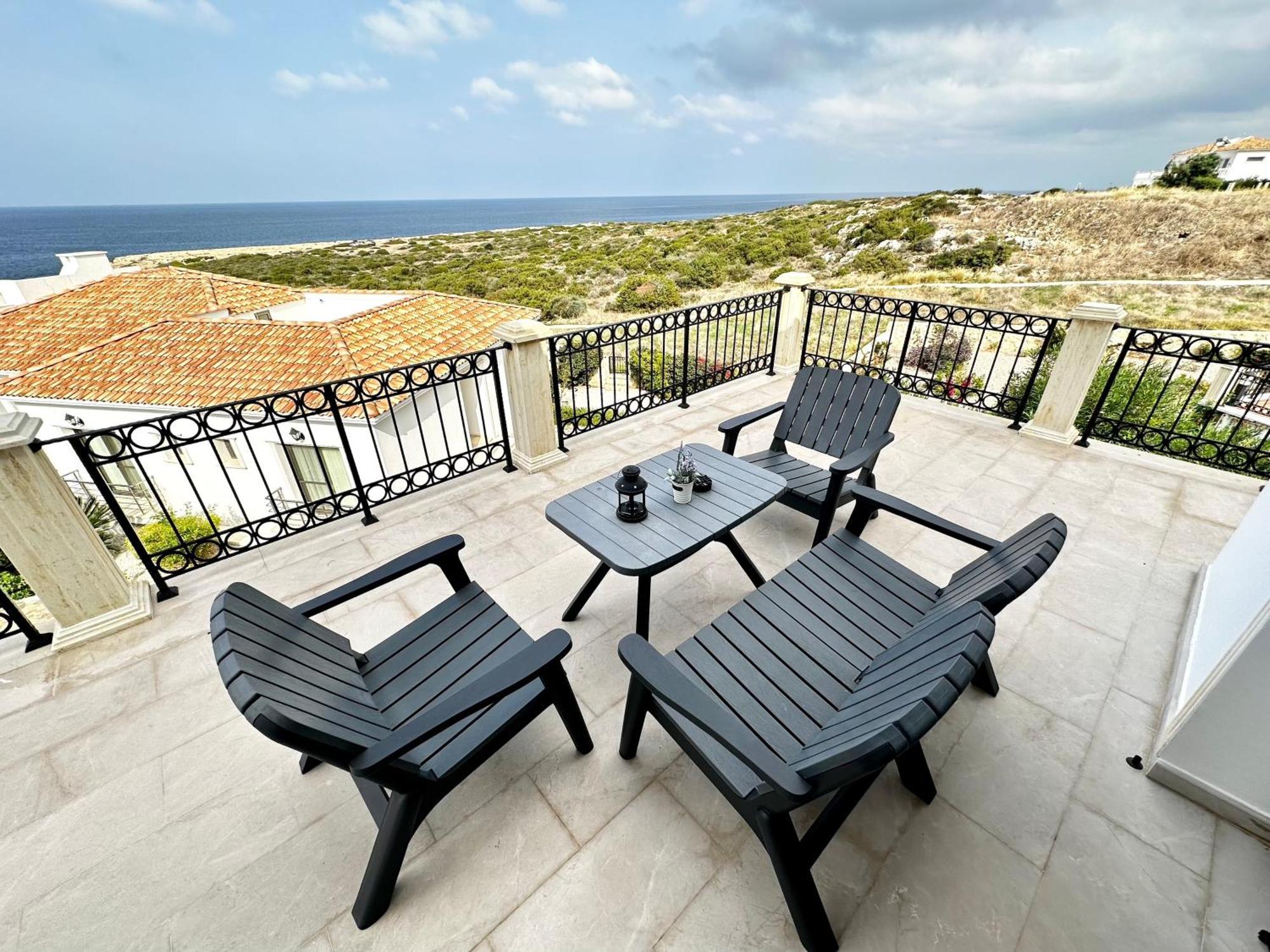 Carrington Holidays Kyrenia  Exterior photo