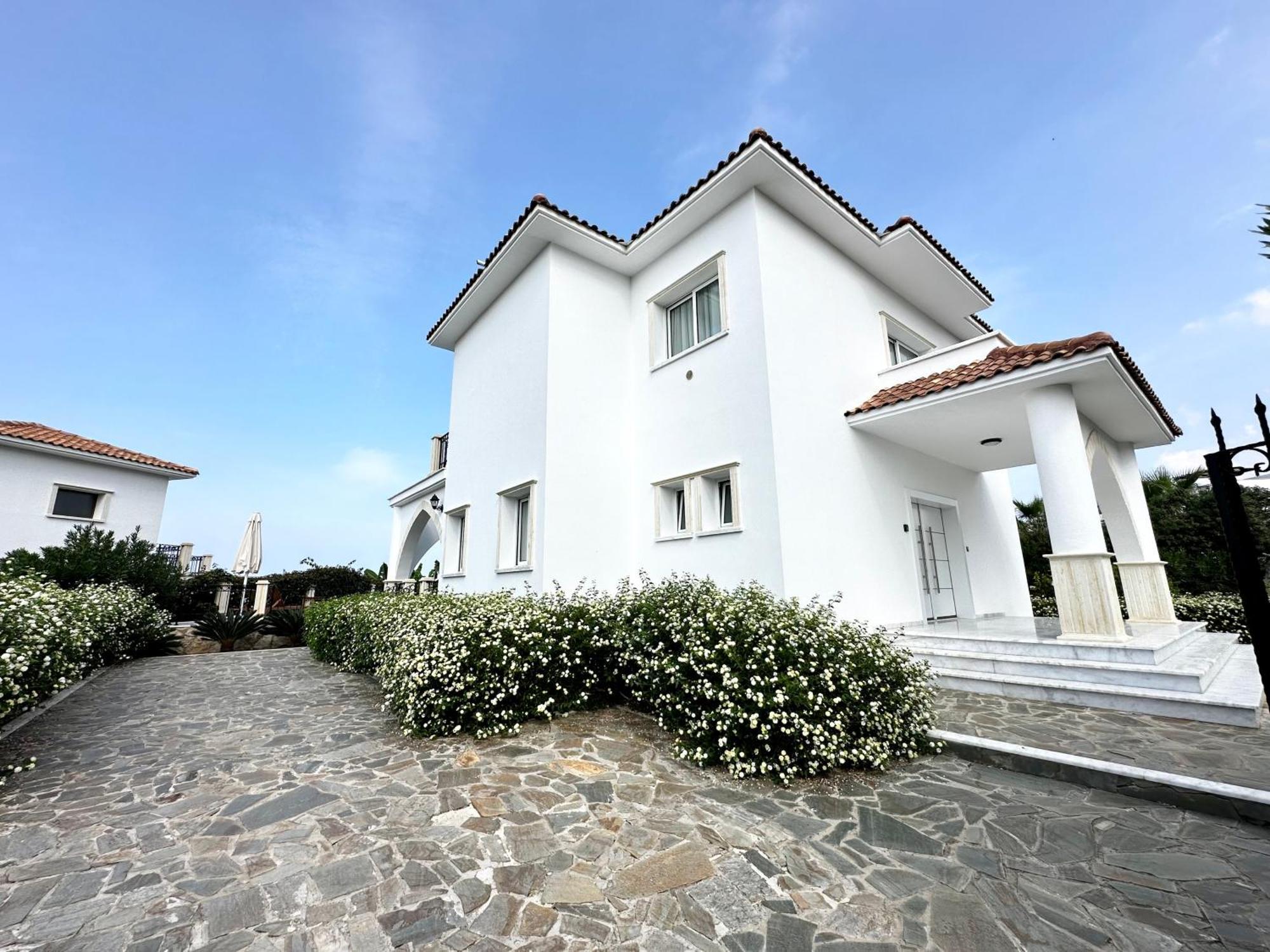 Carrington Holidays Kyrenia  Exterior photo