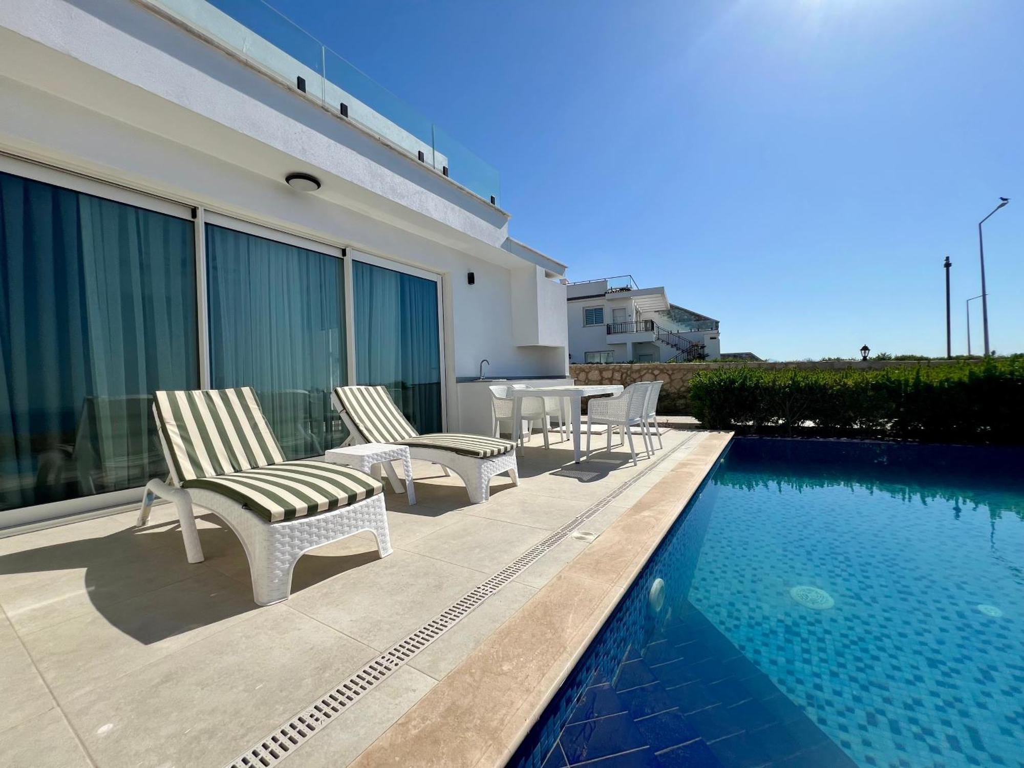 Carrington Holidays Kyrenia  Exterior photo